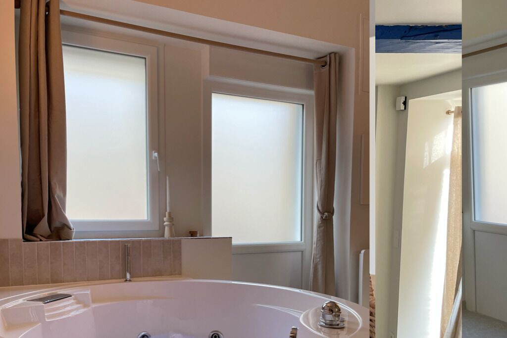 Photo of Bathroom in Saint-Georges-de-Reintembault
