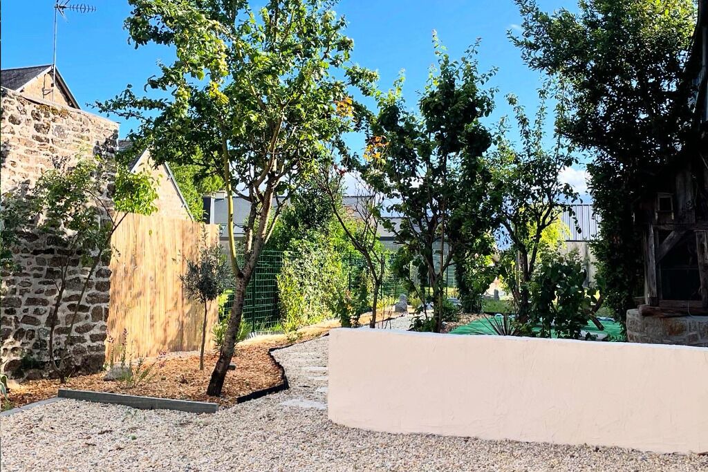 Photo of Outdoor in Saint-Georges-de-Reintembault