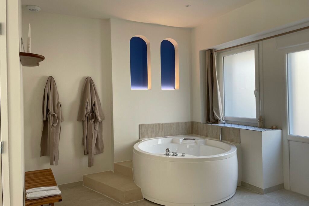 Photo of Bathroom in Saint-Georges-de-Reintembault