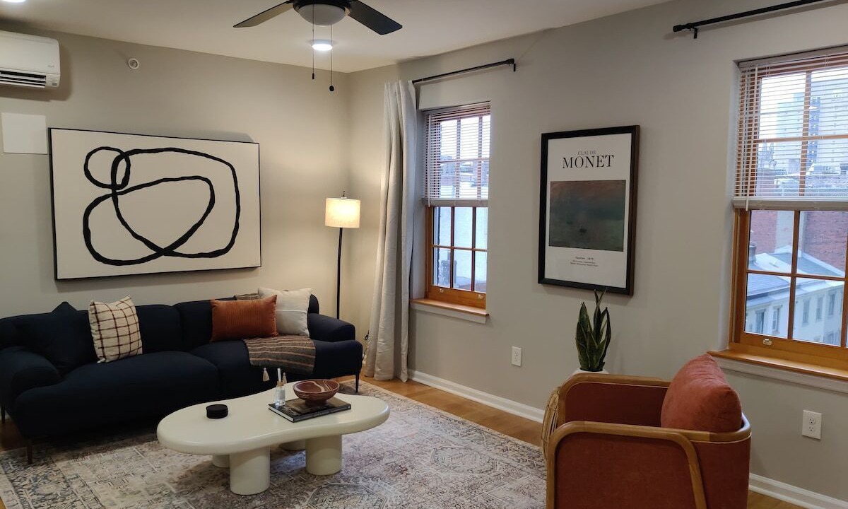 Photo of Livingroom in Rittenhouse Row