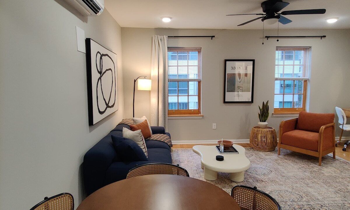 Photo of Livingroom in Rittenhouse Row