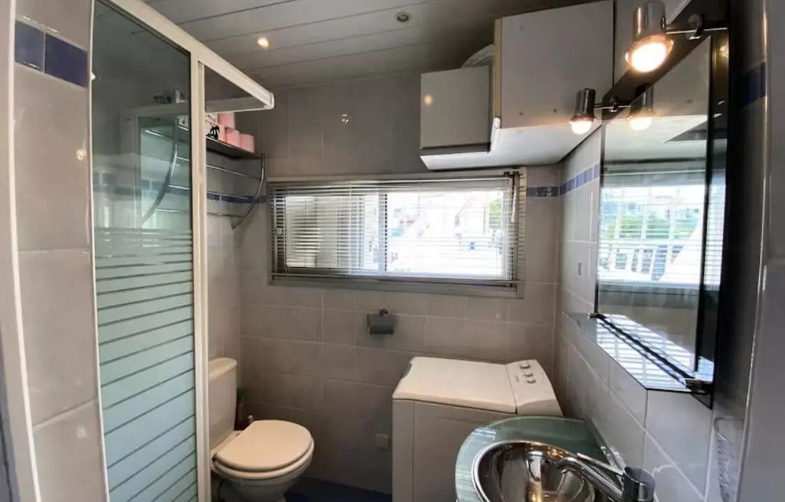 Photo of Bathroom in Le Grau-Du-Roi