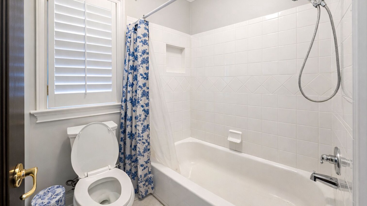 Photo of Bathroom in Gunter Afs