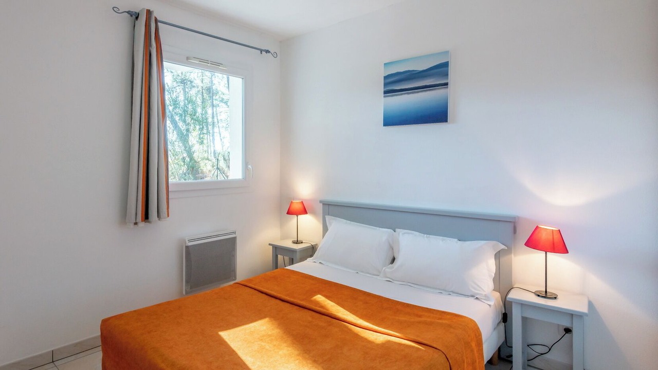 Photo of Bedroom in Parentis-en-Born
