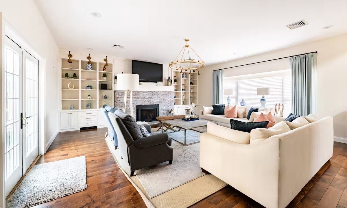 Photo of Livingroom in Kingston