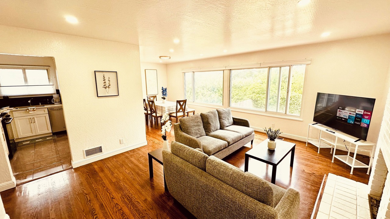 Photo of Livingroom in Pacifica
