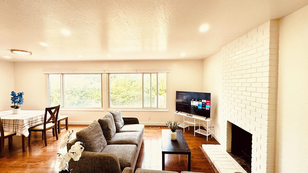 Photo of Livingroom in Pacifica