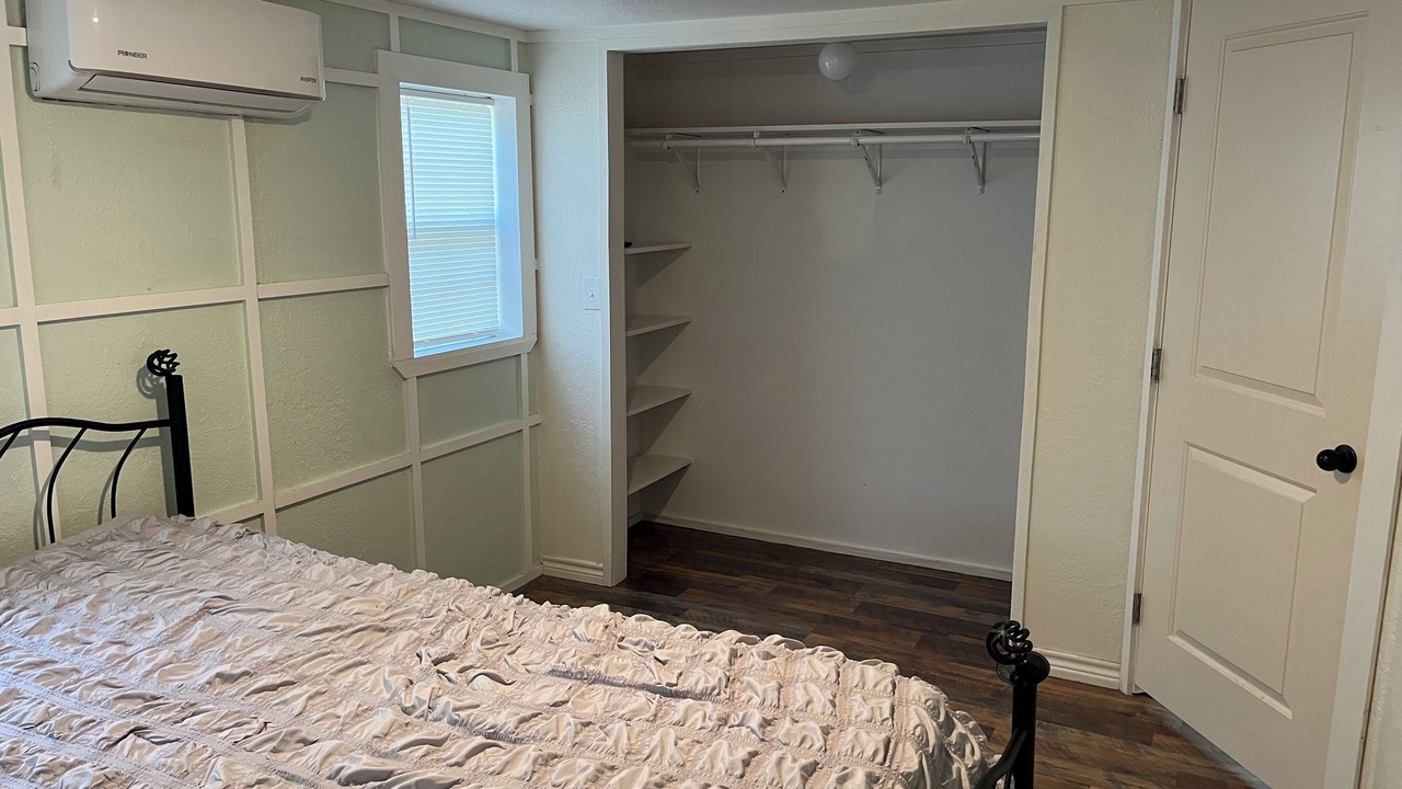 Photo of Bedroom in Gilmer