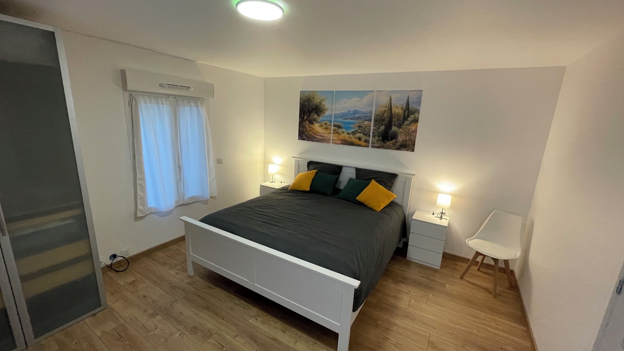 Photo of Bedroom in Fleurieux-sur-l'Arbresle