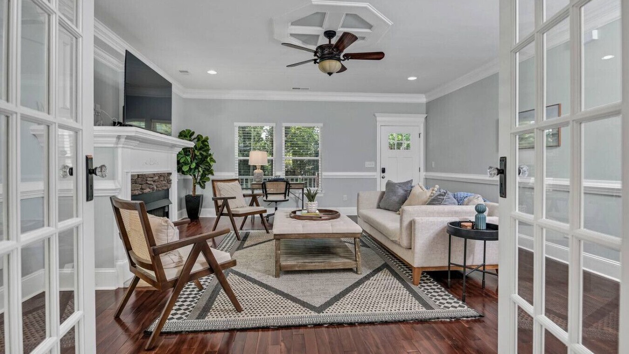 Photo of Livingroom in Old Shandon