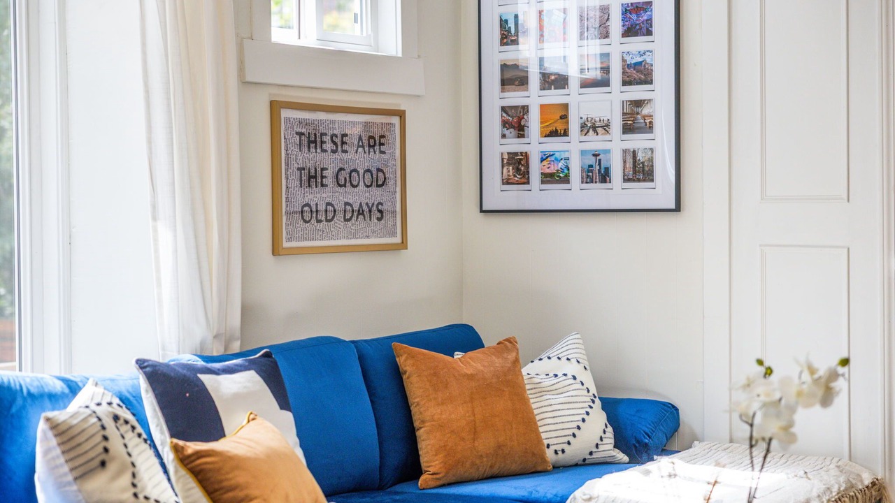 Photo of Livingroom in University District