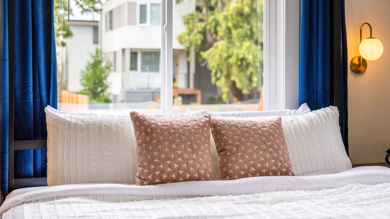 Photo of Bedroom in University District