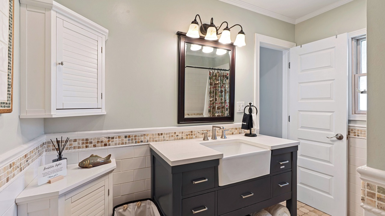 Photo of Bathroom in Garrison