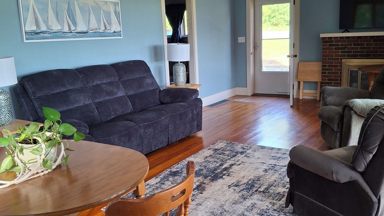 Photo of Livingroom in Nobleboro