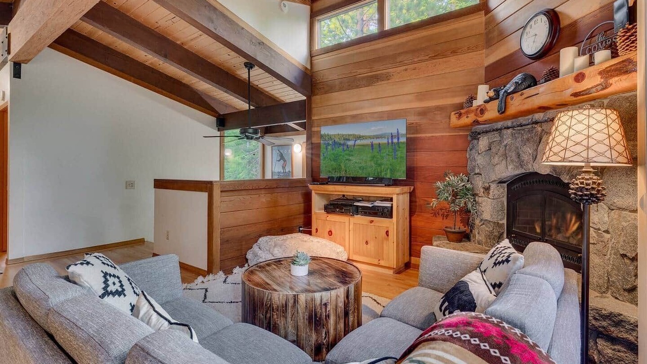 Photo of Livingroom in Carnelian Bay