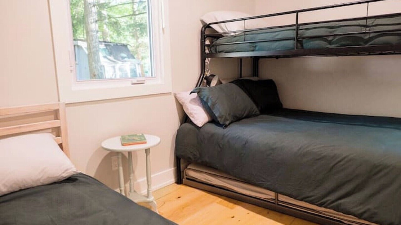 Photo of Bedroom in Low