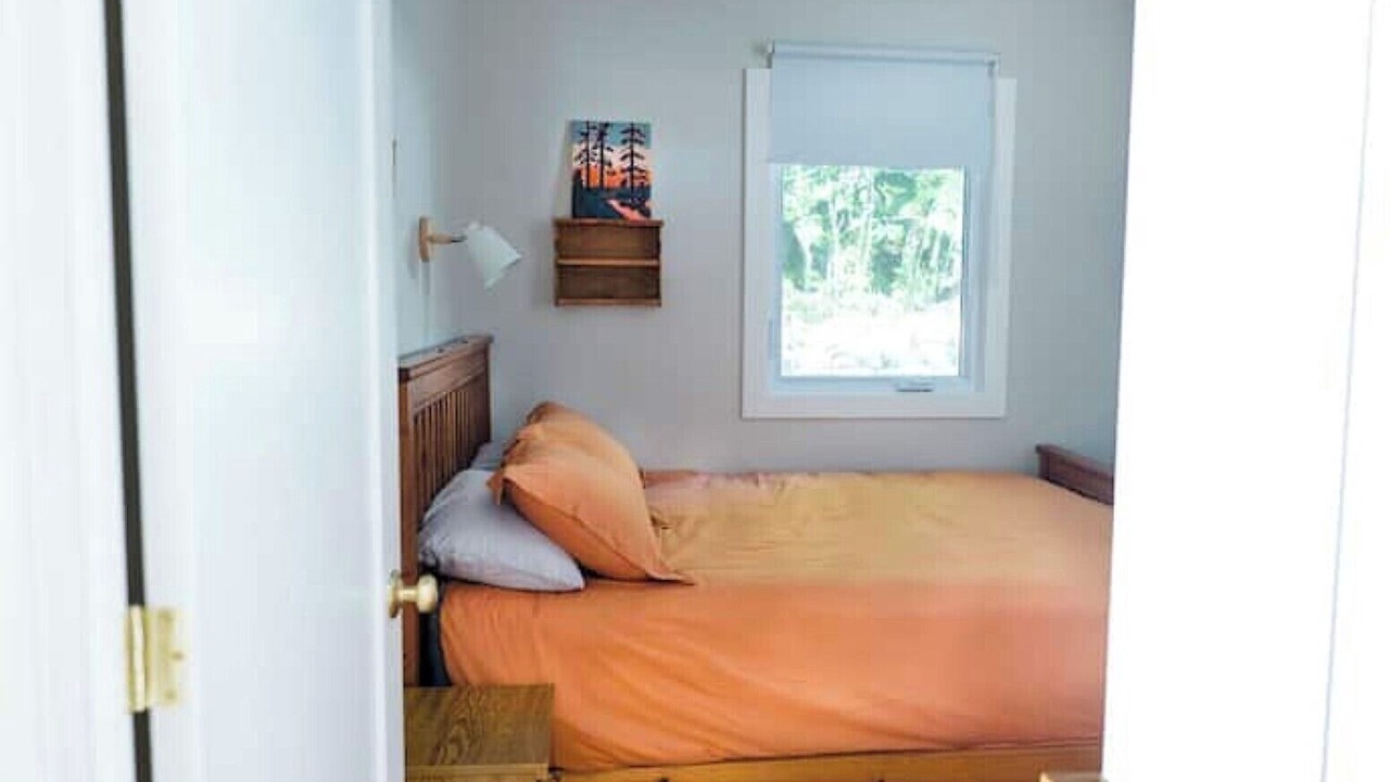 Photo of Bedroom in Low