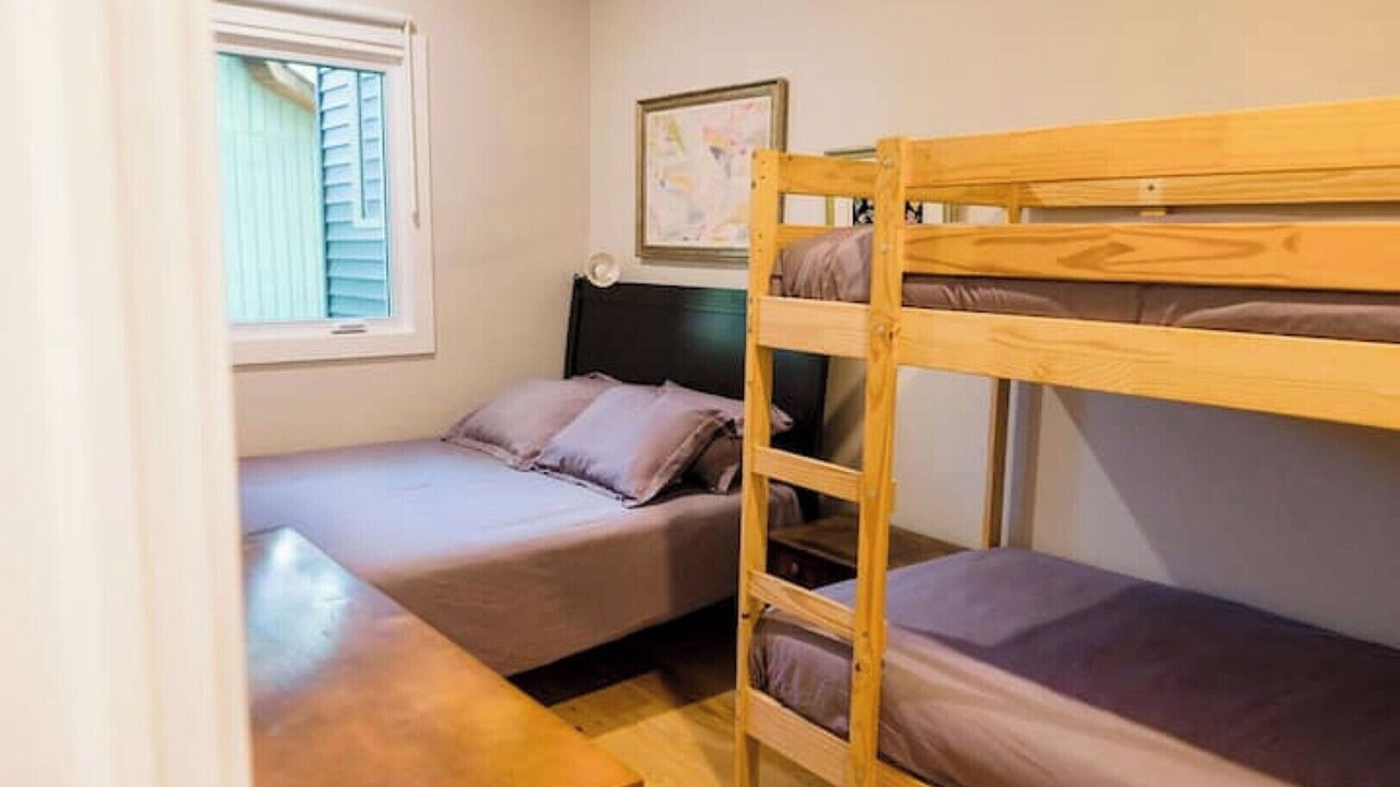 Photo of Bedroom in Low