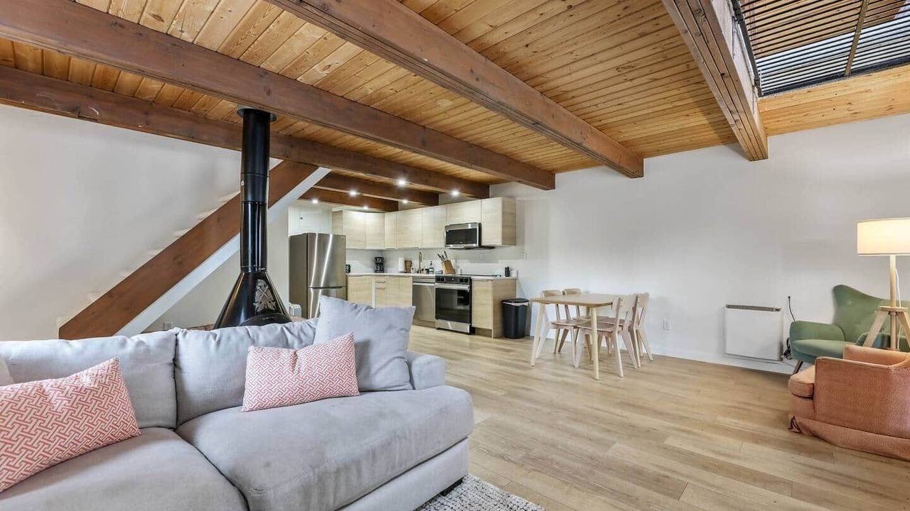 Photo of Livingroom in Silver Summit