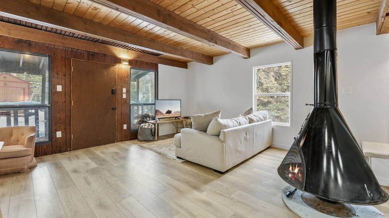 Photo of Livingroom in Silver Summit