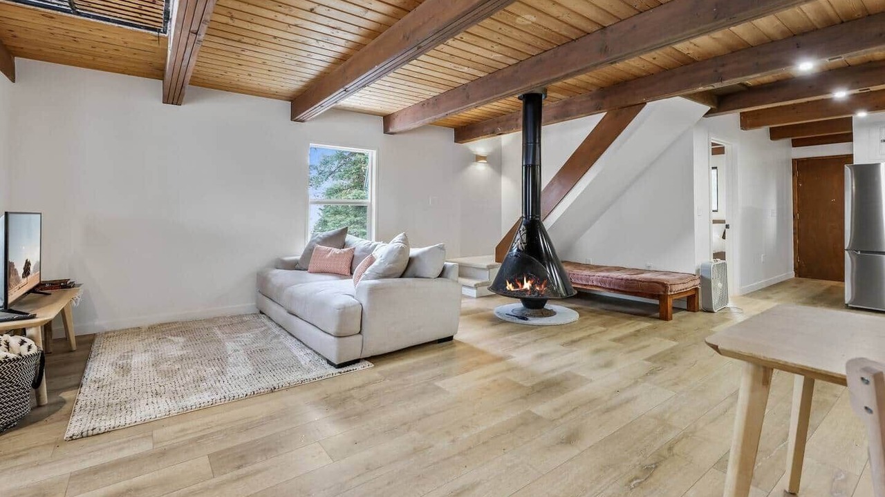Photo of Livingroom in Silver Summit