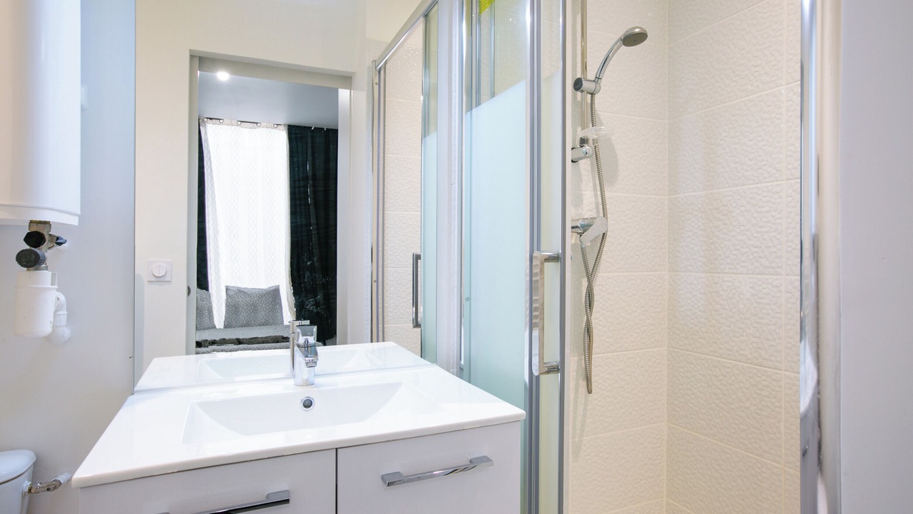 Photo of Bathroom in Laval