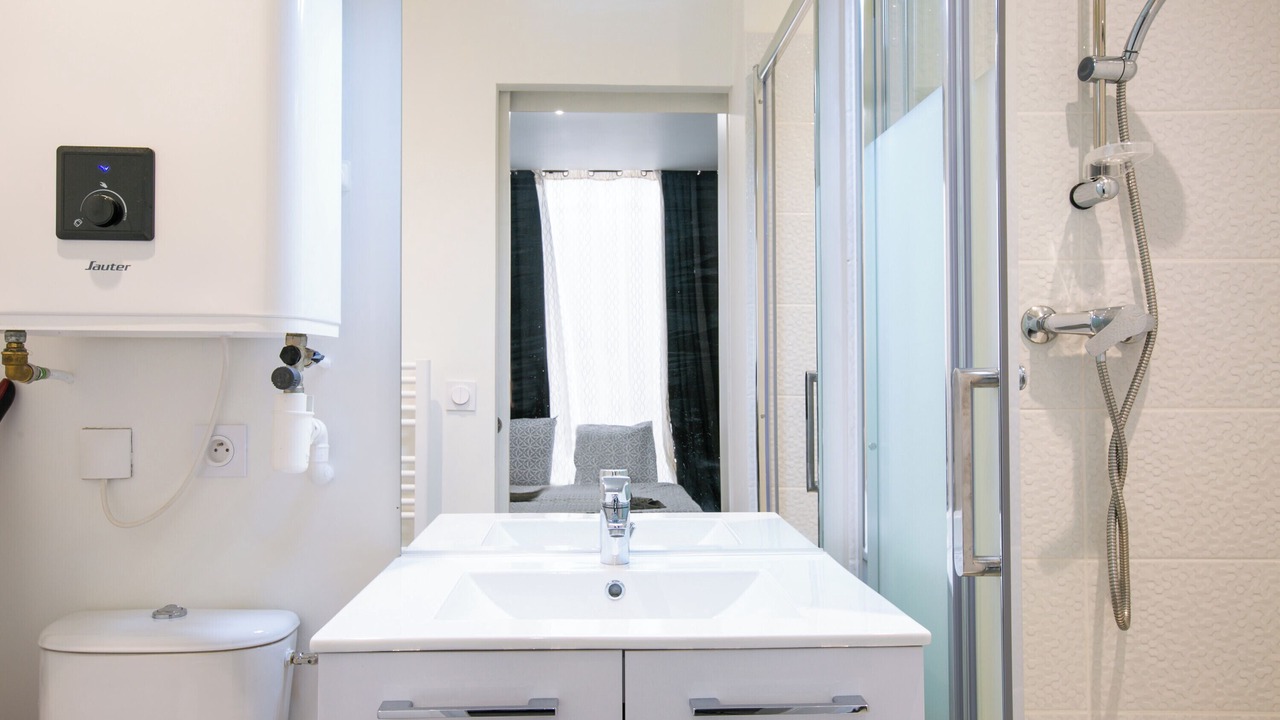 Photo of Bathroom in Laval