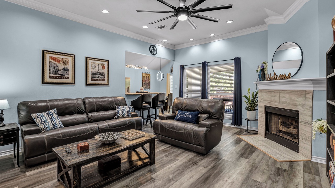 Photo of Livingroom in College Station