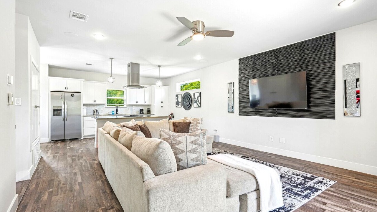 Photo of Livingroom in Cedar Crest