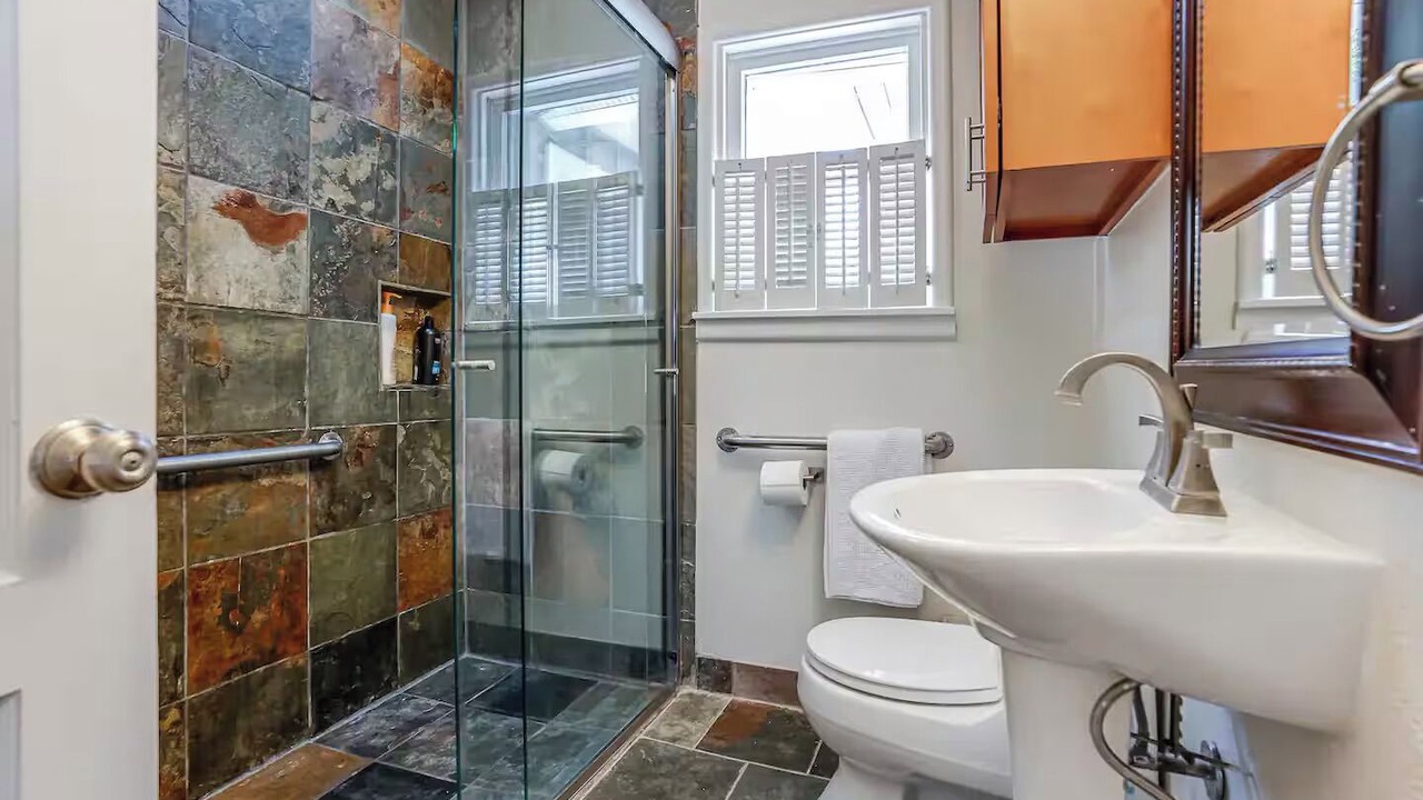 Photo of Bathroom in Terrell Heights