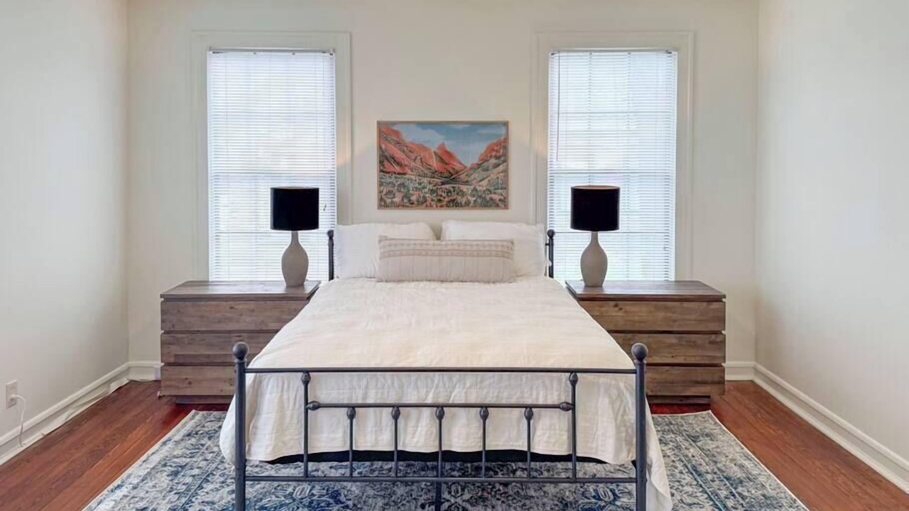 Photo of Bedroom in Austin Ave.
