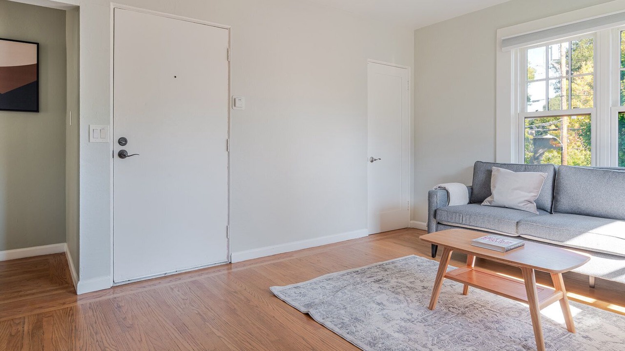 Photo of Livingroom in Downtown North