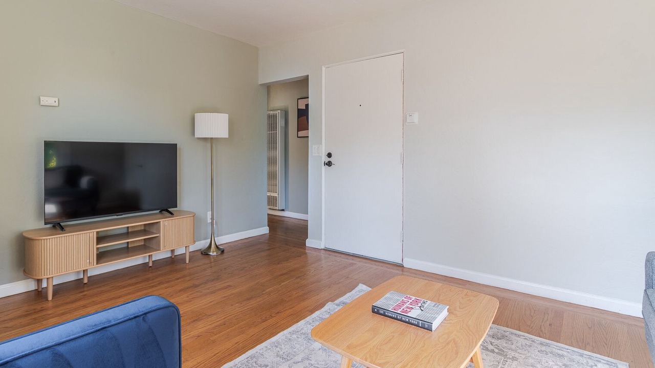 Photo of Livingroom in Downtown North