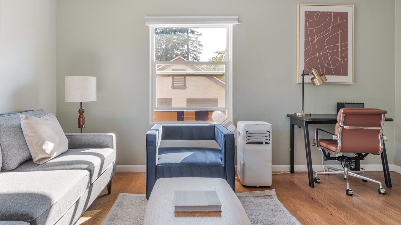 Photo of Livingroom in Downtown North