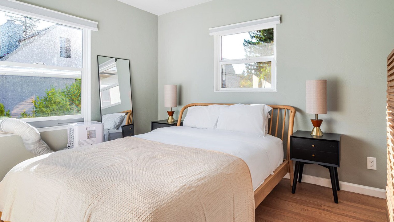 Photo of Bedroom in Downtown North