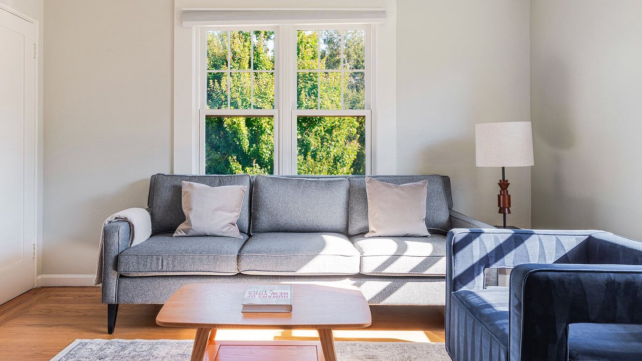 Photo of Livingroom in Downtown North