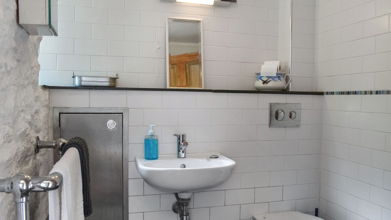 Photo of Bathroom in St. Neot
