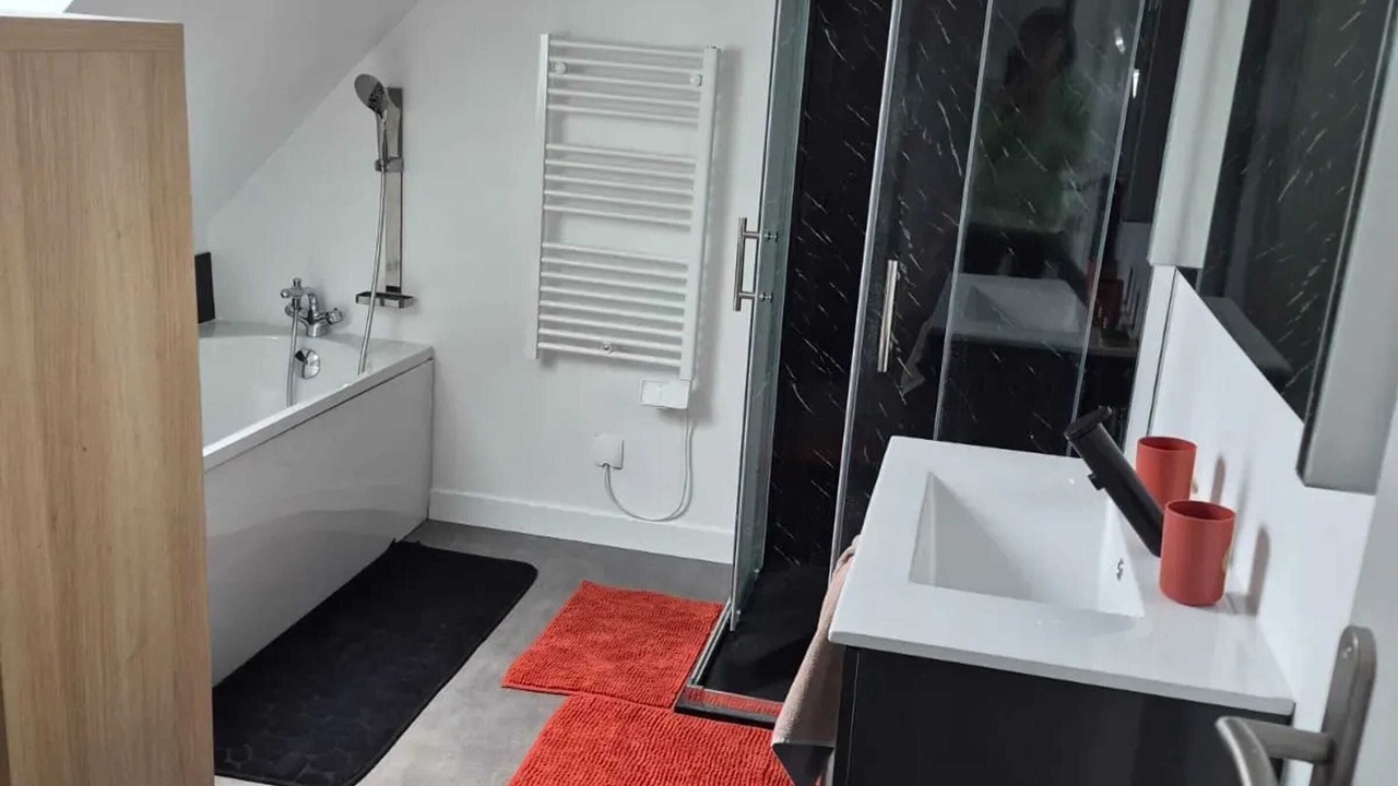 Photo of Bathroom in Elbeuf-sur-Andelle