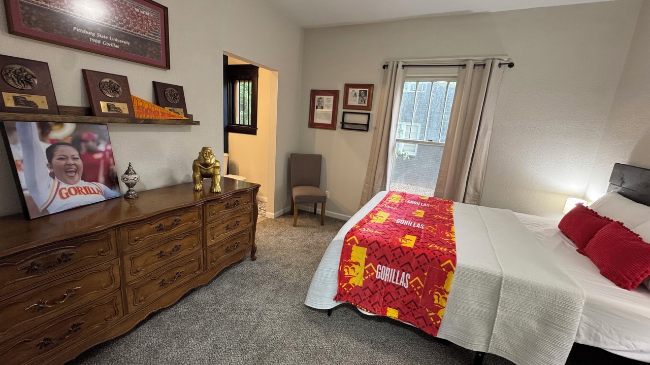 Photo of Bedroom in Pittsburg