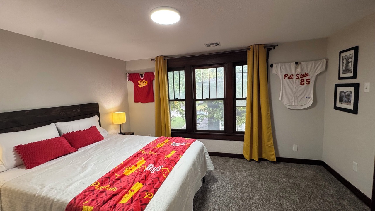 Photo of Bedroom in Pittsburg