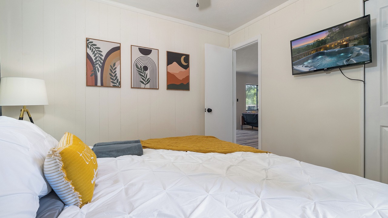 Photo of Bedroom in Broadway