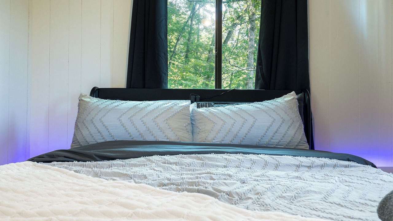 Photo of Bedroom in Broadway
