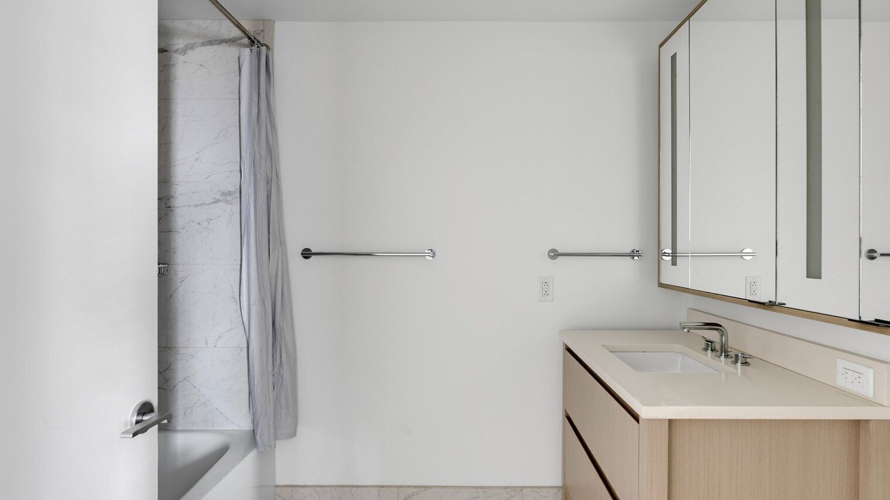 Photo of Bathroom in Shawmut