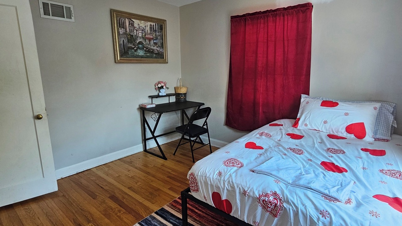 Photo of Bedroom in University City