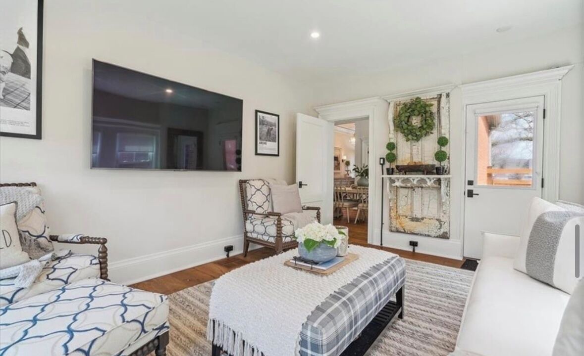 Photo of Livingroom in Burlington