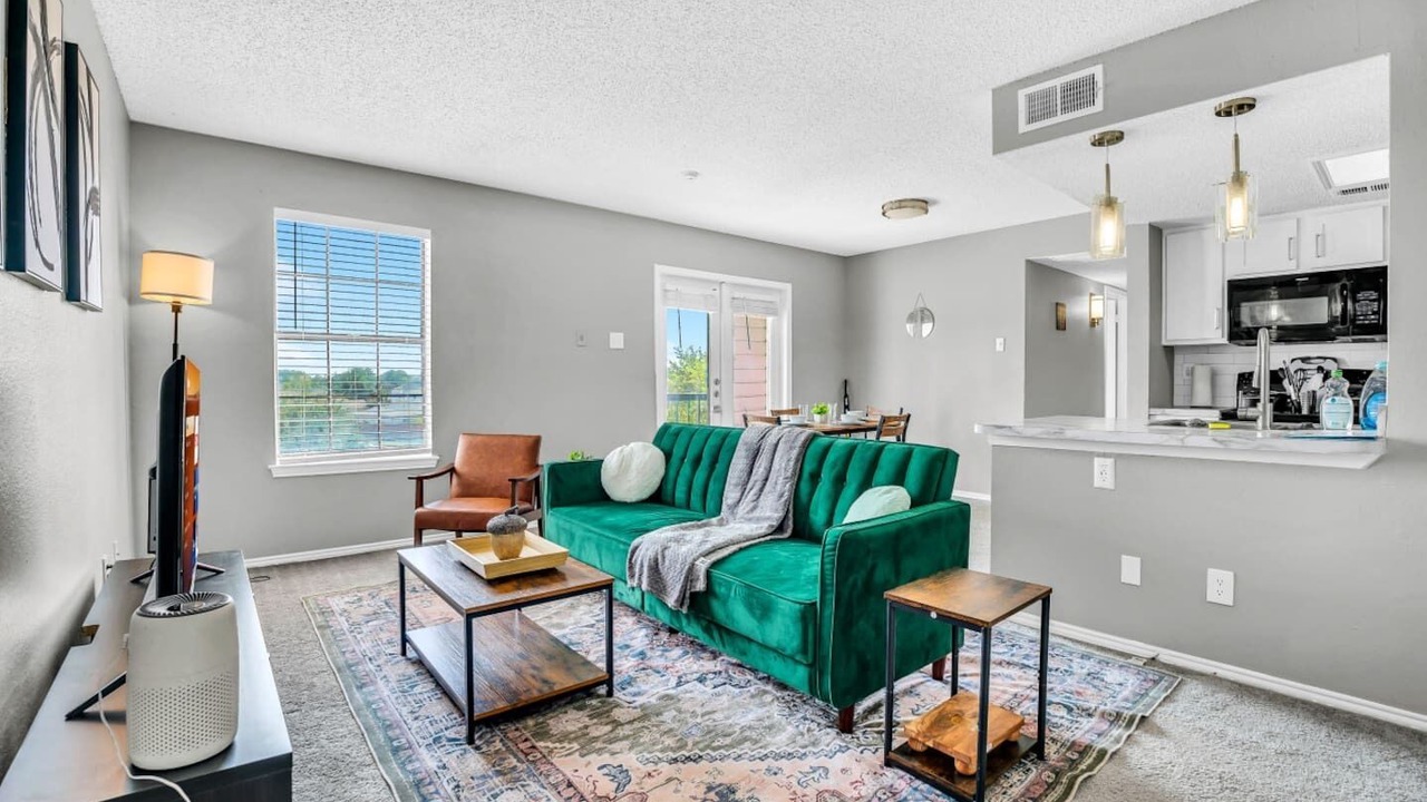 Photo of Livingroom in West Arlington