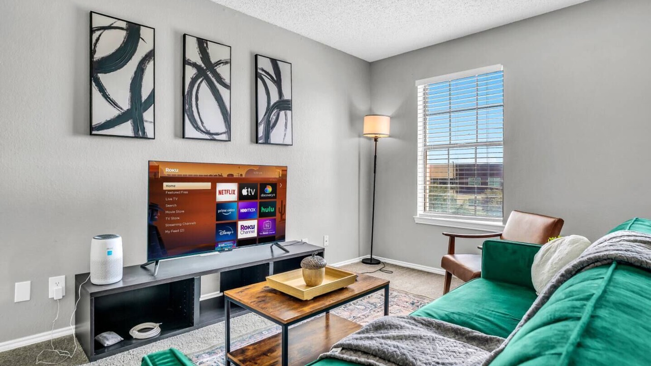 Photo of Livingroom in West Arlington