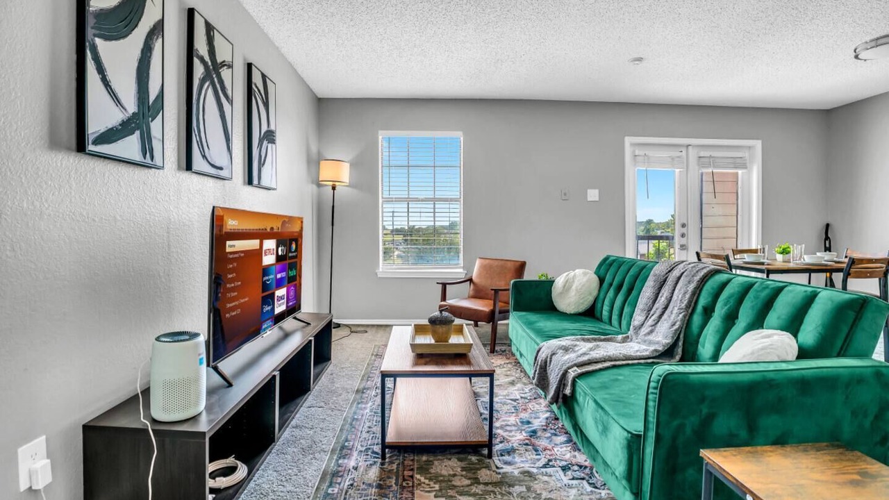 Photo of Livingroom in West Arlington