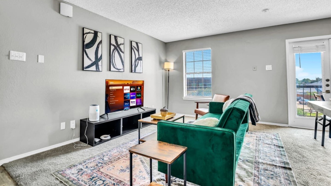 Photo of Livingroom in West Arlington