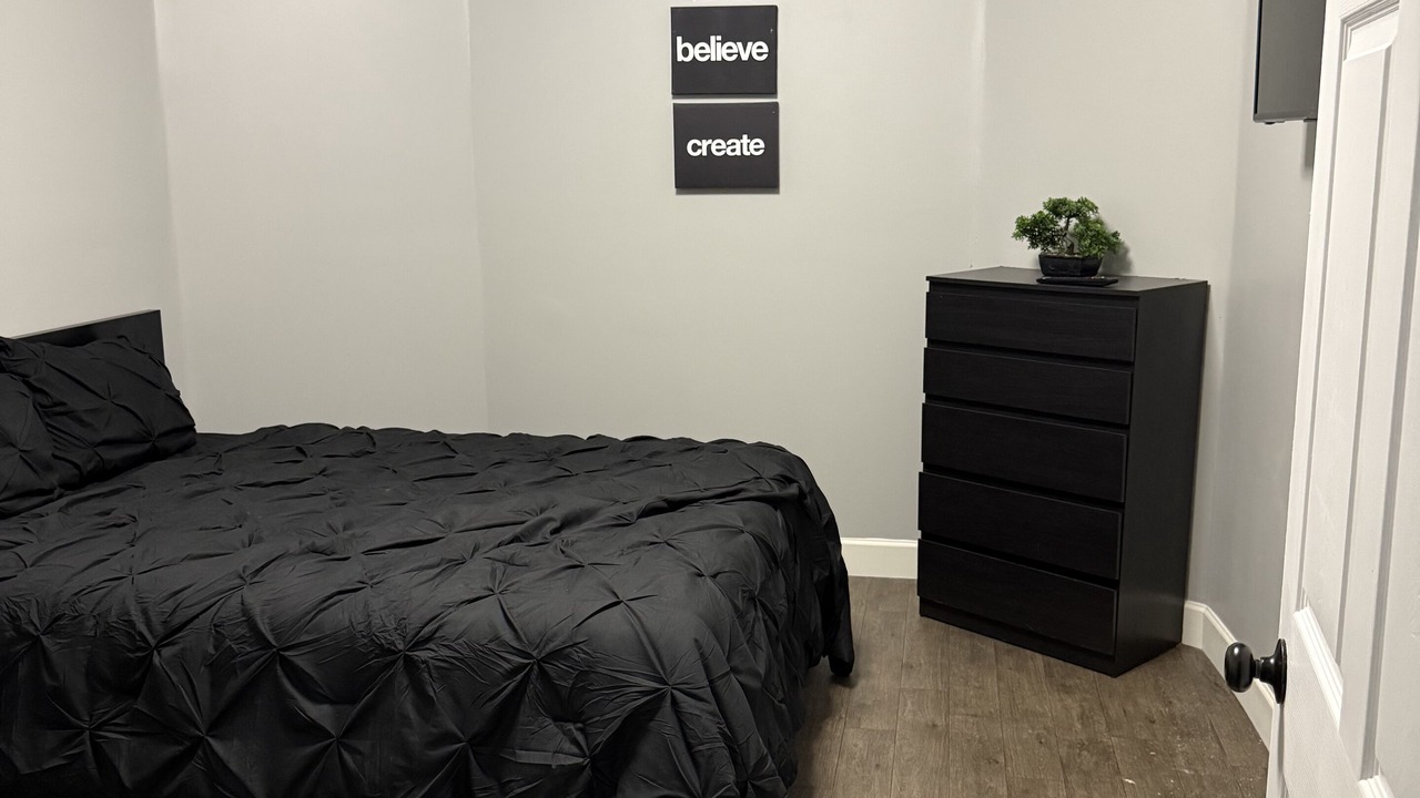 Photo of Bedroom in Lawrenceville